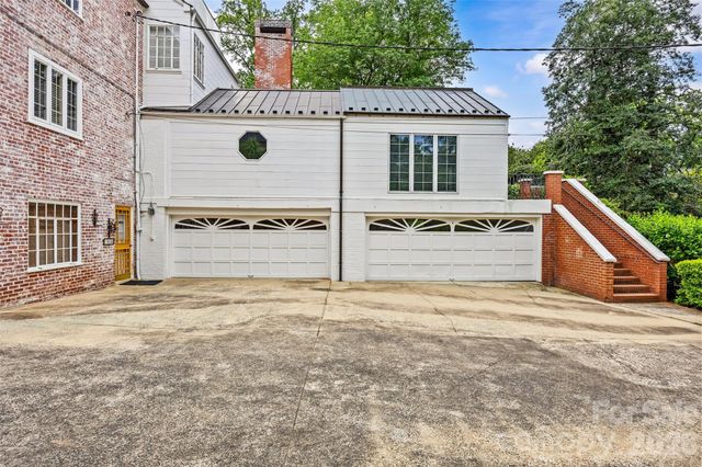 1858 Queens Road W, Charlotte, NC 28207