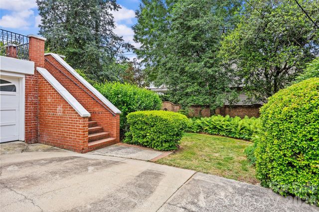 1858 Queens Road W, Charlotte, NC 28207
