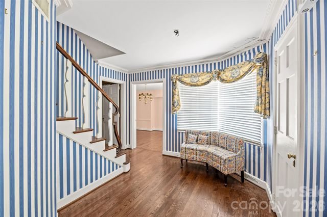 1858 Queens Road W, Charlotte, NC 28207