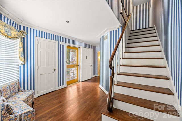 1858 Queens Road W, Charlotte, NC 28207