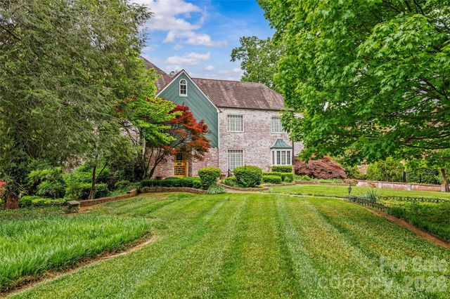 1858 Queens Road W, Charlotte, NC 28207