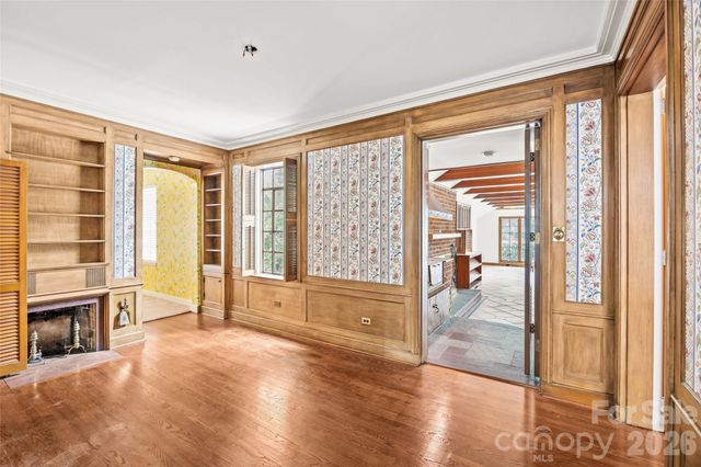 1858 Queens Road W, Charlotte, NC 28207