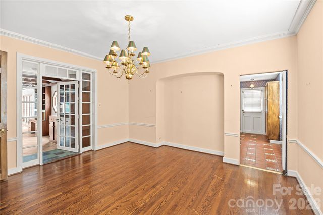 1858 Queens Road W, Charlotte, NC 28207