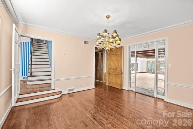 1858 Queens Road W, Charlotte, NC 28207