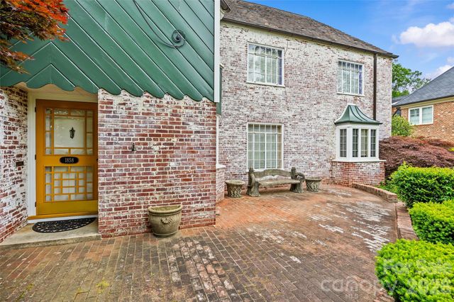 1858 Queens Road W, Charlotte, NC 28207