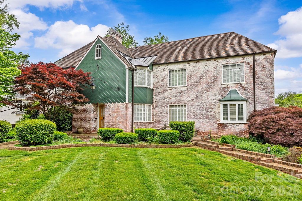 1858 Queens Road W, Charlotte, NC 28207