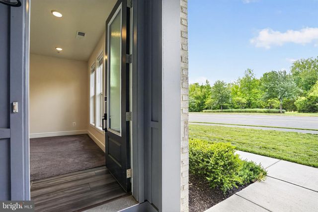 43242 FARRINGDON SQ, Broadlands, VA 20148