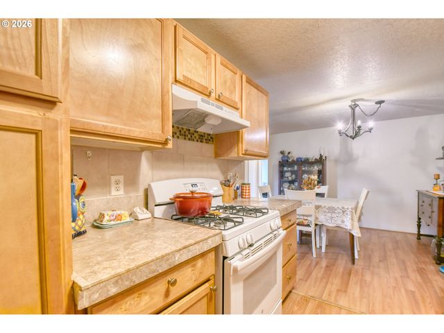 921 Sw NYE Ave, Pendleton, OR 97801