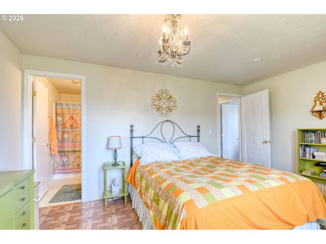 921 Sw NYE Ave, Pendleton, OR 97801
