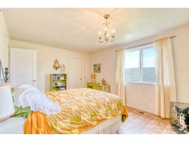 921 Sw NYE Ave, Pendleton, OR 97801