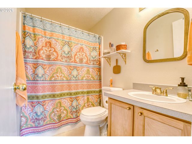 921 Sw NYE Ave, Pendleton, OR 97801