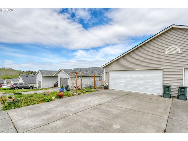 921 Sw NYE Ave, Pendleton, OR 97801