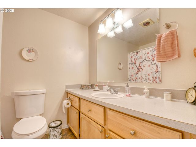 921 Sw NYE Ave, Pendleton, OR 97801