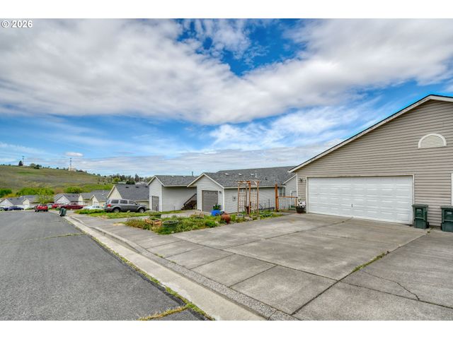 921 Sw NYE Ave, Pendleton, OR 97801