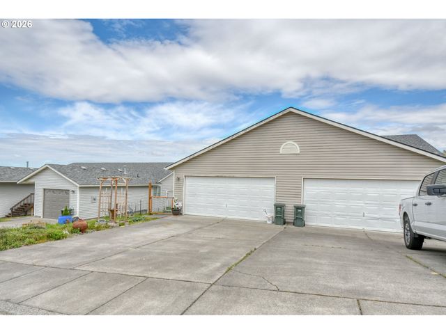 921 Sw NYE Ave, Pendleton, OR 97801
