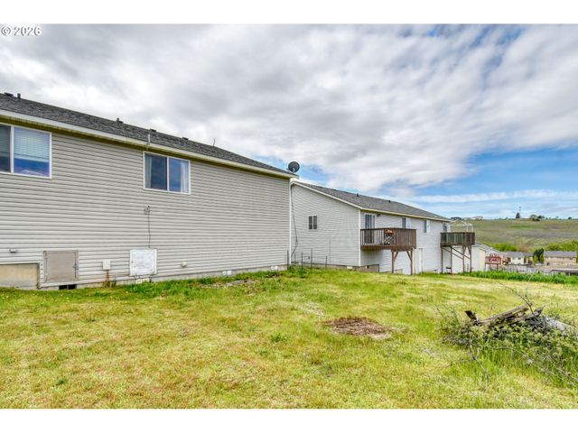 921 Sw NYE Ave, Pendleton, OR 97801