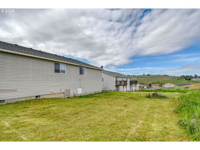 921 Sw NYE Ave, Pendleton, OR 97801