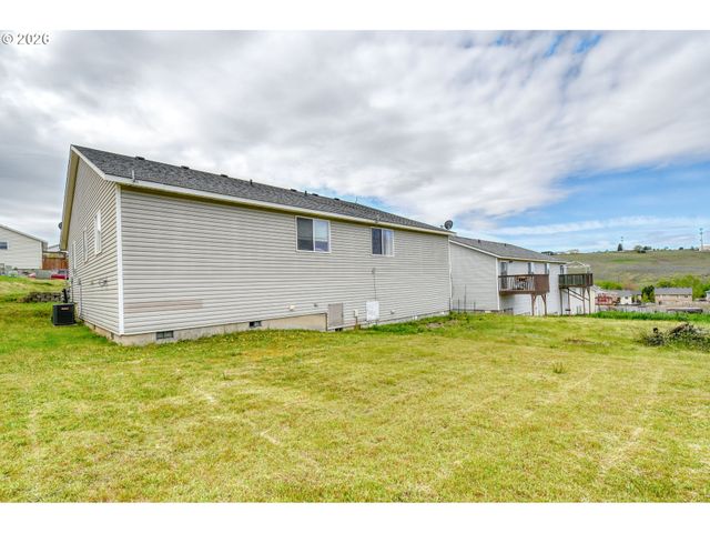921 Sw NYE Ave, Pendleton, OR 97801