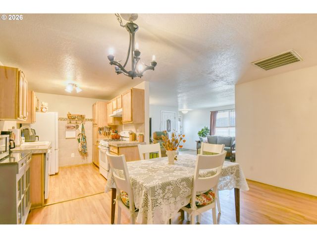 921 Sw NYE Ave, Pendleton, OR 97801