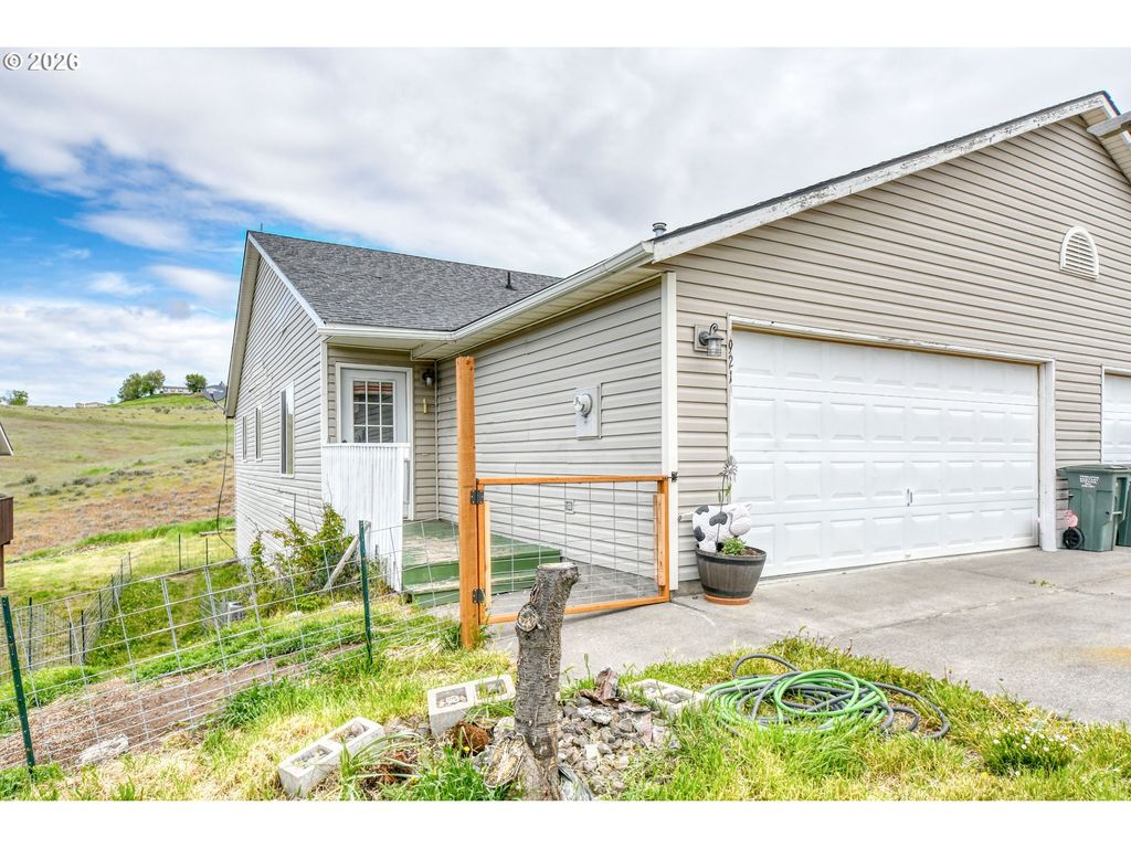 921 Sw NYE Ave, Pendleton, OR 97801