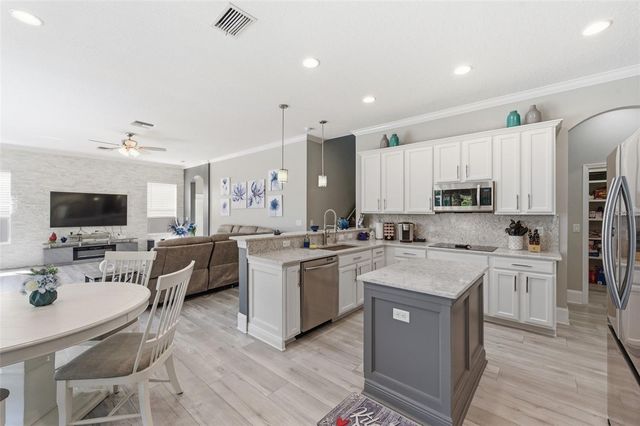 11508 OYSTER BAY CIRCLE, New Port Richey, FL 34654