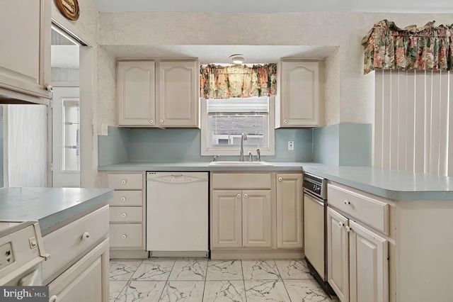 29 JOYCE PL, Parlin, NJ 08859