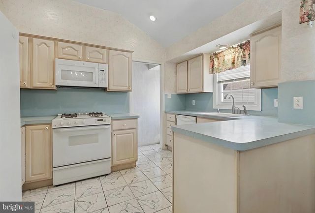29 JOYCE PL, Parlin, NJ 08859
