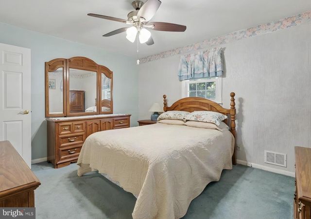 29 JOYCE PL, Parlin, NJ 08859