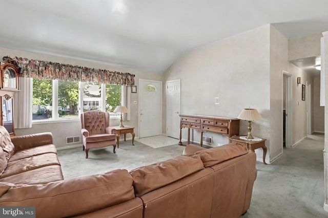 29 JOYCE PL, Parlin, NJ 08859