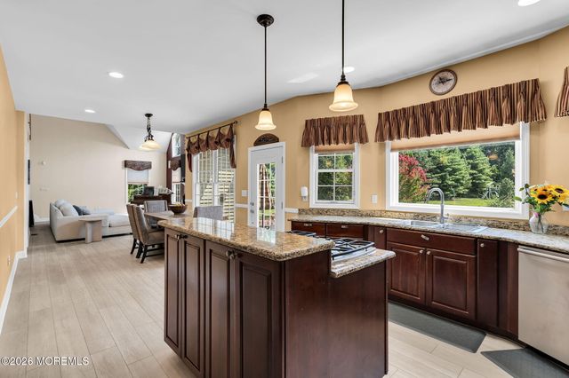73 Paulson Road, Wrightstown, NJ 08562