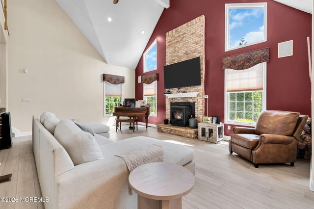 73 Paulson Road, Wrightstown, NJ 08562