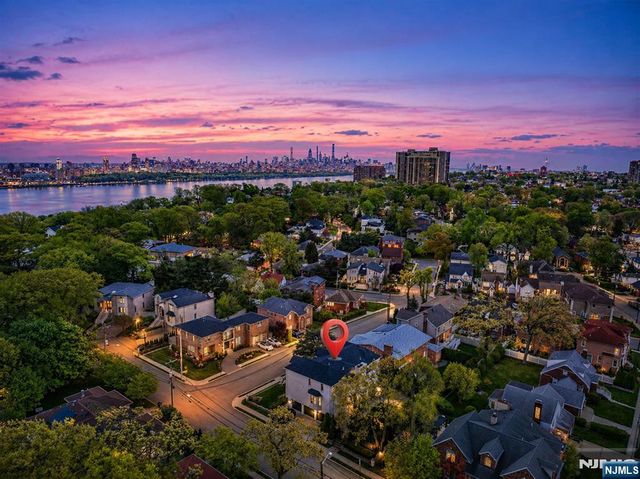 1221 Fairmount Place, Fort Lee, NJ 07024