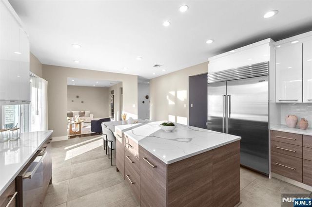 1221 Fairmount Place, Fort Lee, NJ 07024