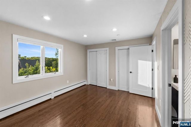 1221 Fairmount Place, Fort Lee, NJ 07024