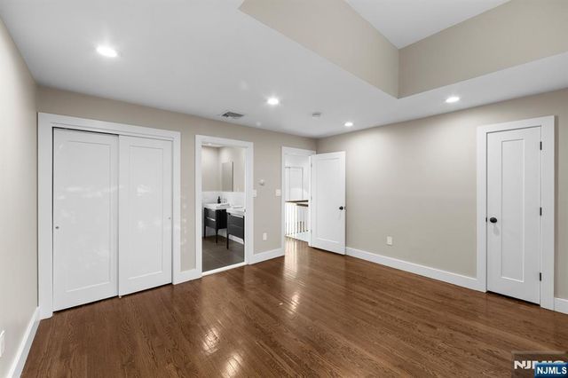 1221 Fairmount Place, Fort Lee, NJ 07024