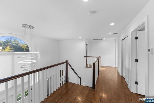 1221 Fairmount Place, Fort Lee, NJ 07024