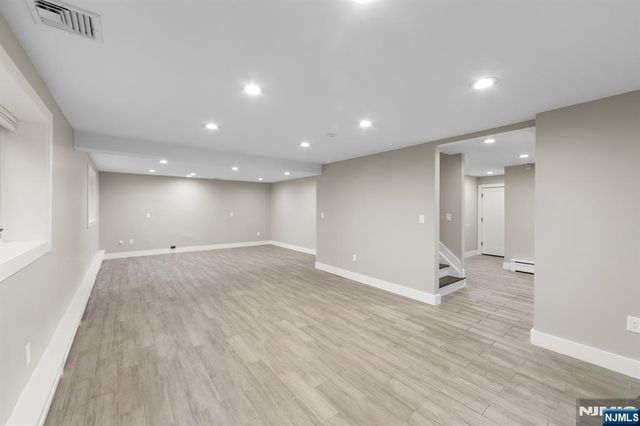 1221 Fairmount Place, Fort Lee, NJ 07024