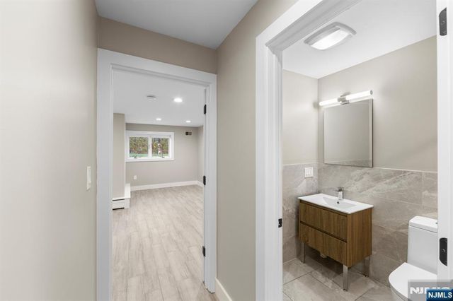 1221 Fairmount Place, Fort Lee, NJ 07024