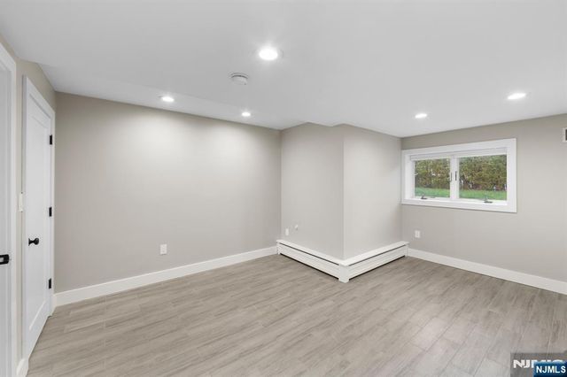 1221 Fairmount Place, Fort Lee, NJ 07024