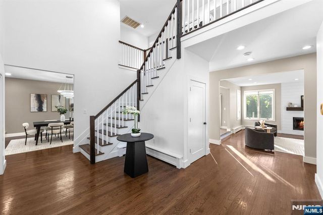 1221 Fairmount Place, Fort Lee, NJ 07024
