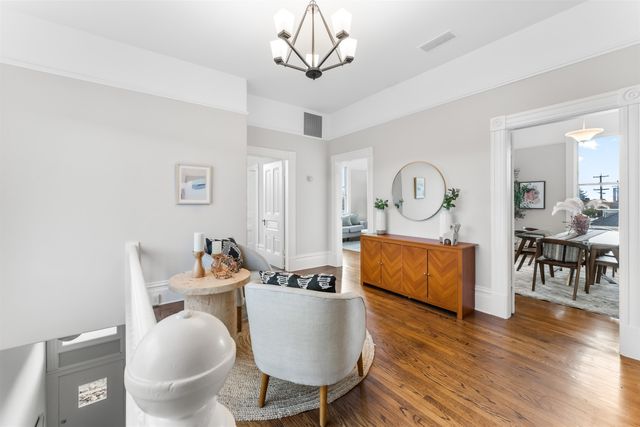 1046 Alcatraz Ave, Oakland, CA 94608