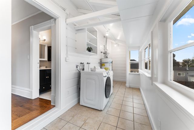 1046 Alcatraz Ave, Oakland, CA 94608