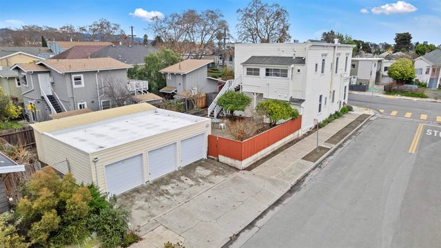 1046 Alcatraz Ave, Oakland, CA 94608