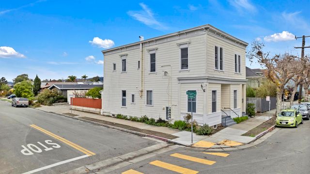 1046 Alcatraz Ave, Oakland, CA 94608