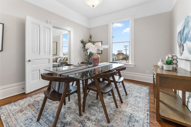 1046 Alcatraz Ave, Oakland, CA 94608