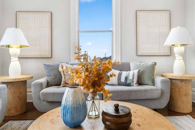 1046 Alcatraz Ave, Oakland, CA 94608