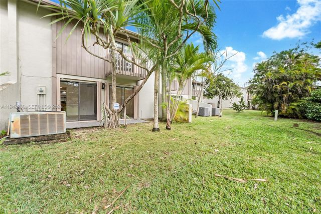 11416 SW 110th Ln, Miami, FL 33176