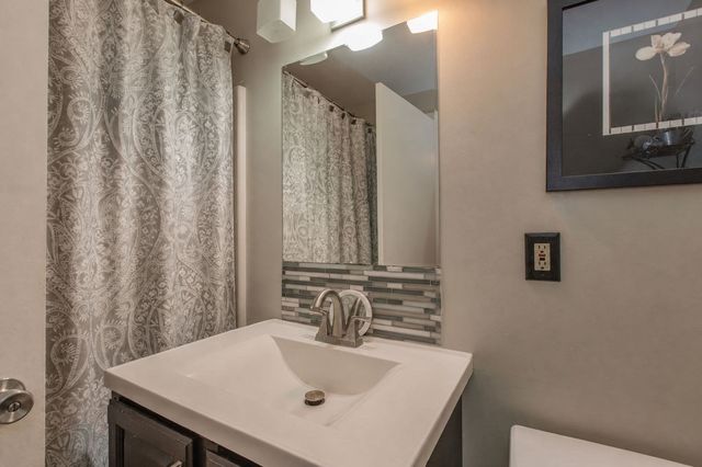15 Bower Rd D3, Quincy, MA 02169