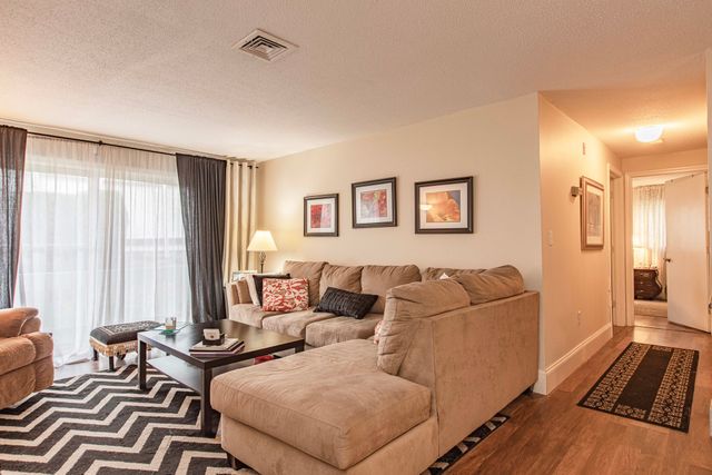 15 Bower Rd D3, Quincy, MA 02169