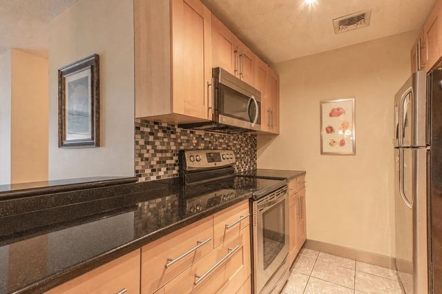 15 Bower Rd D3, Quincy, MA 02169